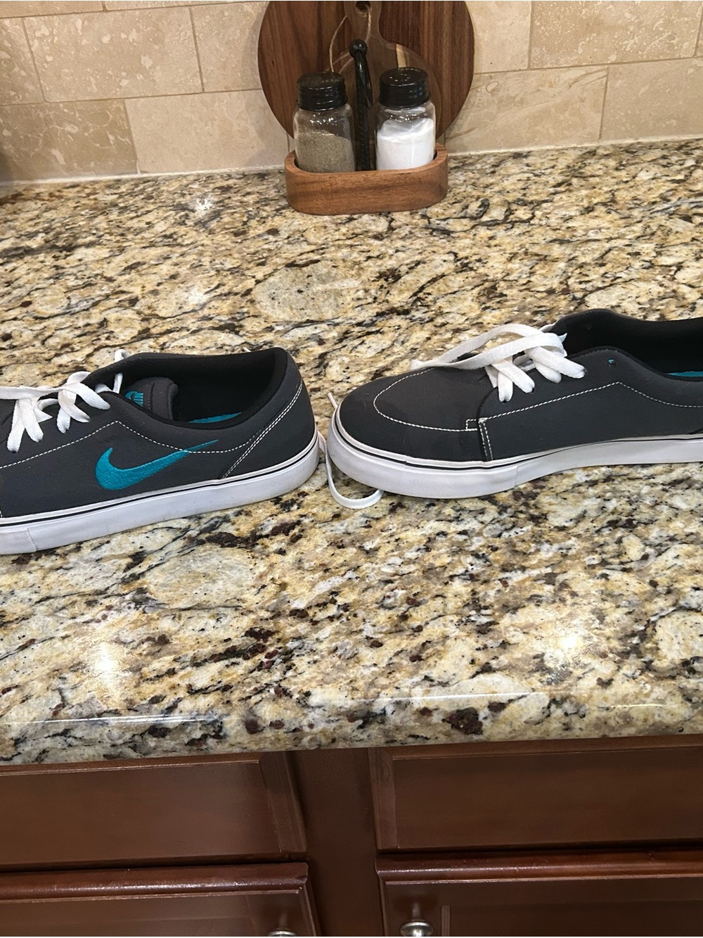 Nike Shoes Mens 9 Grey Suede Lace Up Low Top SB Sneakers - Picture 2 of 7